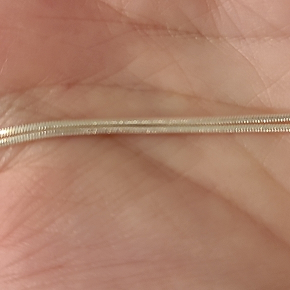 Sterling silver puffy tear drop pebbled surface necklace - Picture 5 of 9